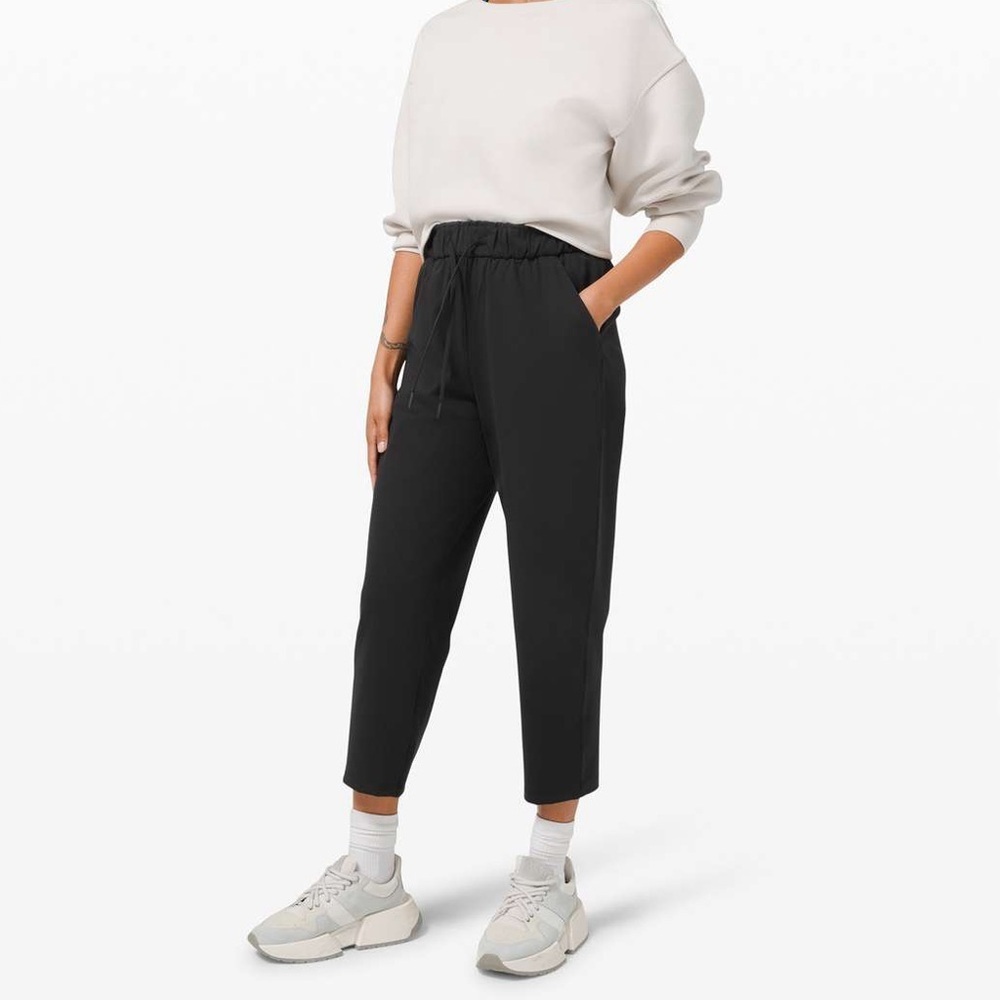 Lululemon Keep Moving Crop High Rise Inseam 23" Black size 2